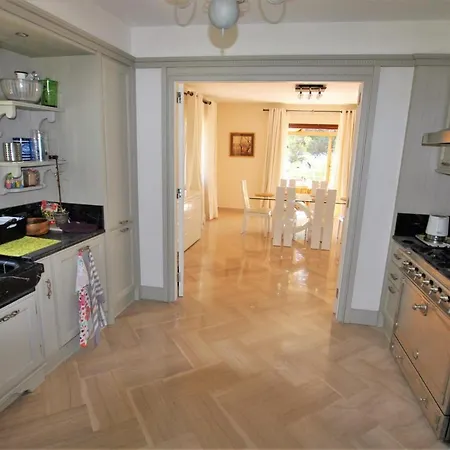 Villa Luxury In Hills
