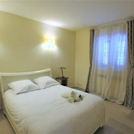 Luxury In Hills